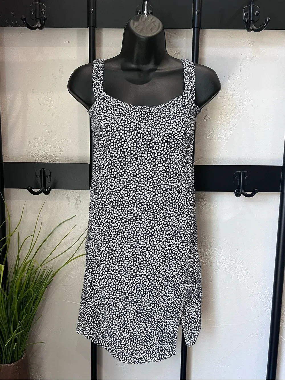 Adika Floral Stretch Mini Dress Blue White Floral Size Medium